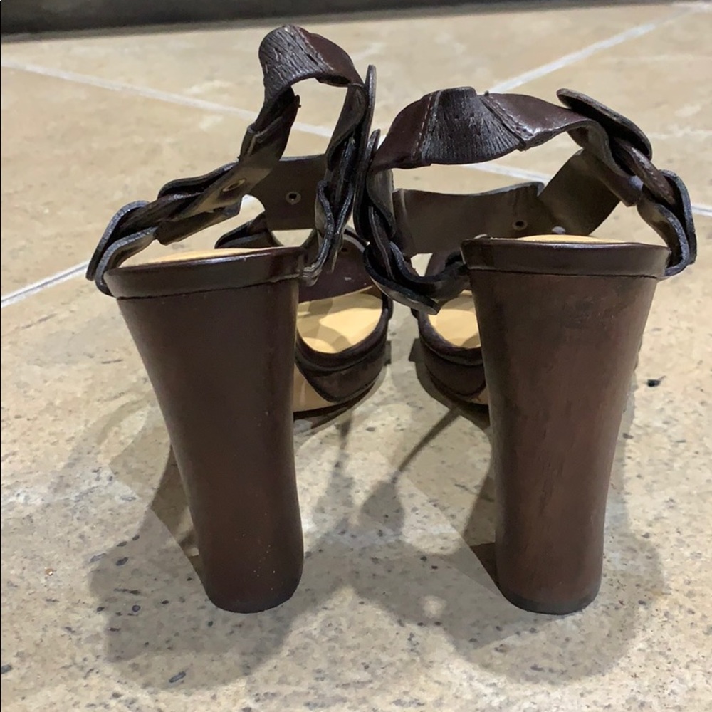 Beautiful shoes! - Picture 3 of 5